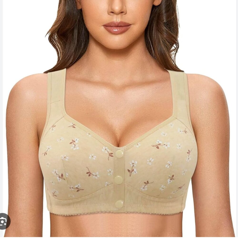 Daisy Bra Front Snap Closure Bra NWT
